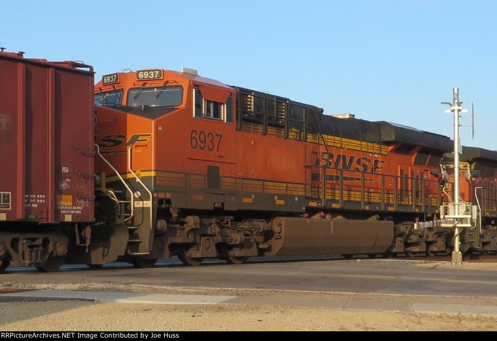 BNSF 6937